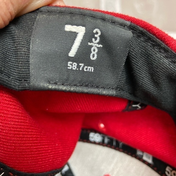 Cincinnati Reds Fitted Cap, 7-3/8 - Picture 11 of 11